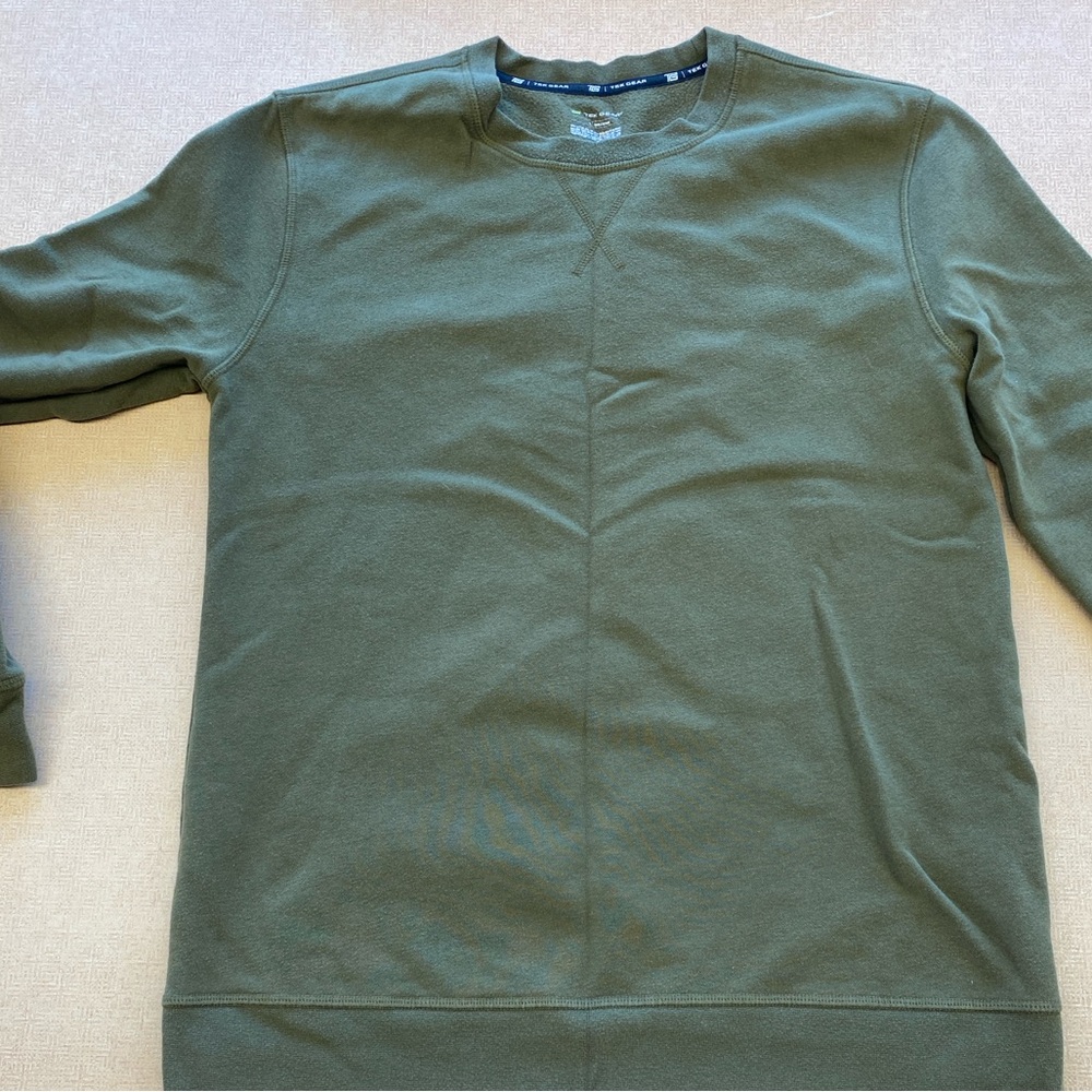 Olive green, TEK GEAR sweatshirt, Large.